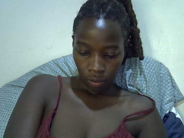 miss-vibes live cam on BongaCams