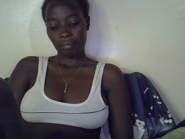 le modèle miss-vibes est en webcam porno dans un show sur le site bongacams, il possède les tags suivants: Ebony,Brunette,Trimmed
