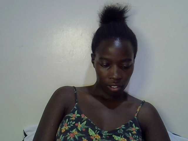 miss-vibes live cam on BongaCams