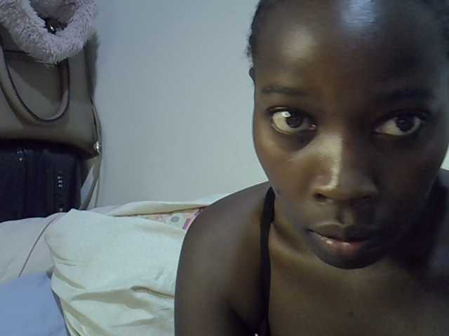 miss-vibes live cam on BongaCams