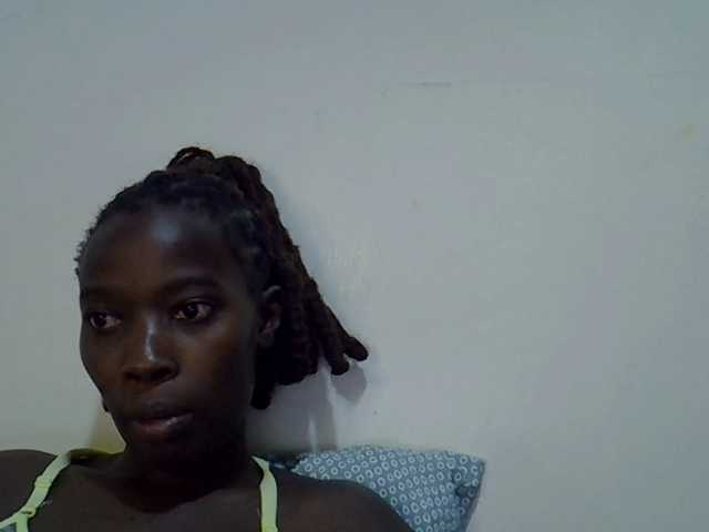 miss-vibes live cam on BongaCams