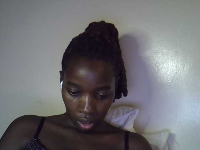 miss-vibes live cam on BongaCams