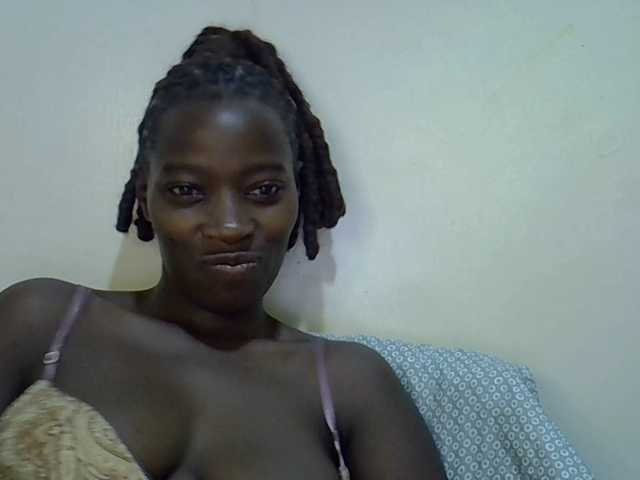 miss-vibes live cam on BongaCams