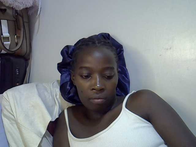 miss-vibes live cam on BongaCams