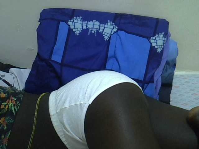 miss-vibes live cam on BongaCams