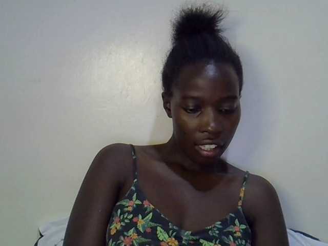miss-vibes live cam on BongaCams