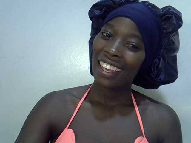 miss-vibes live cam on BongaCams