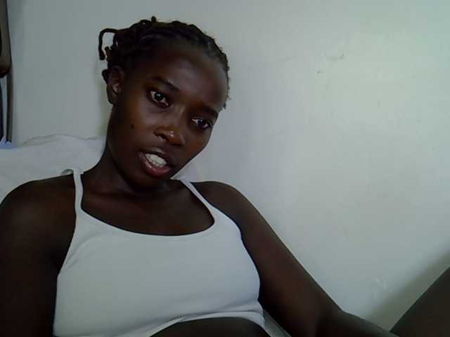miss-vibes live cam on BongaCams