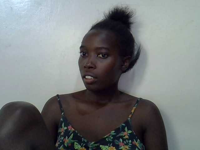 miss-vibes live cam on BongaCams