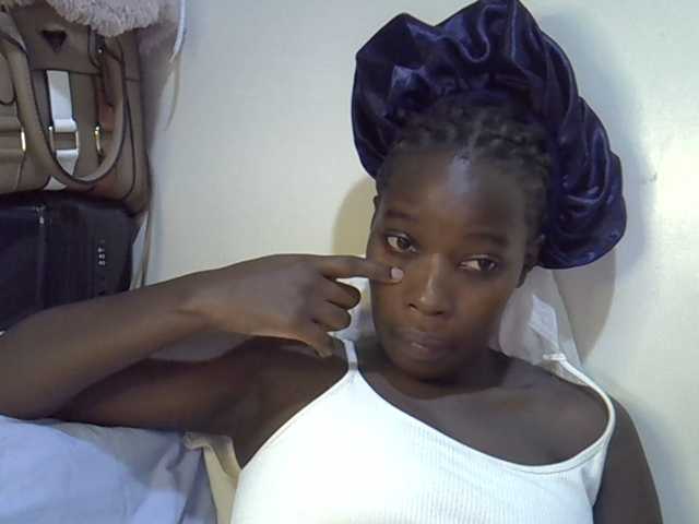 miss-vibes live cam on BongaCams