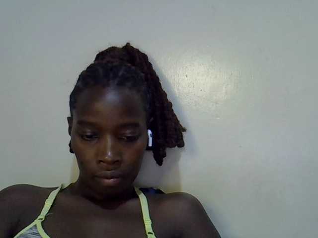 miss-vibes live cam on BongaCams