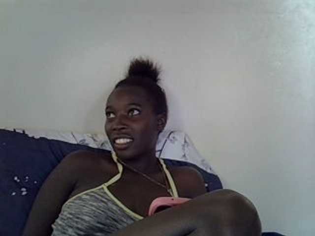 miss-vibes live cam on BongaCams