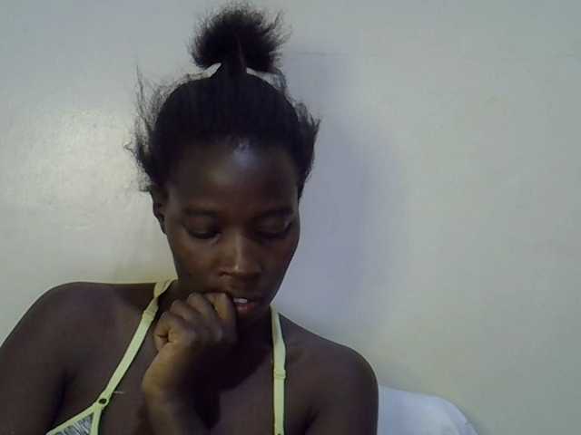 miss-vibes live cam on BongaCams