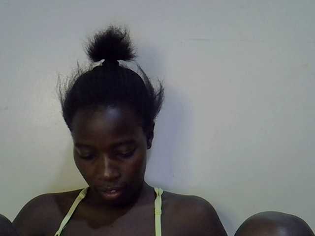 miss-vibes live cam on BongaCams