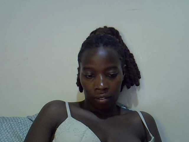 miss-vibes live cam on BongaCams