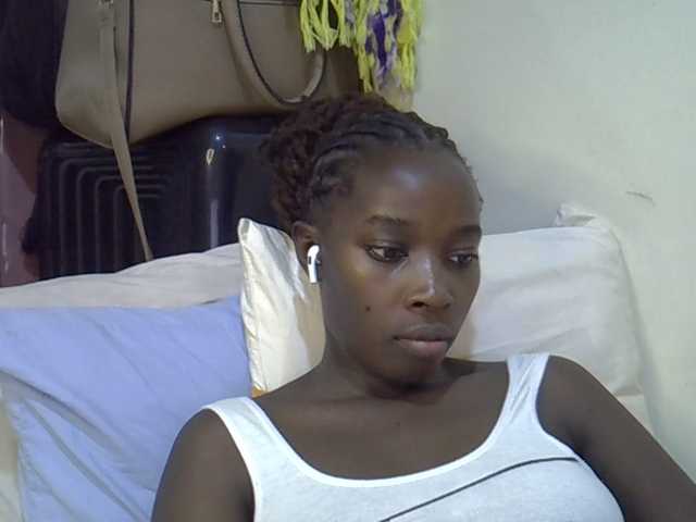 miss-vibes live cam on BongaCams