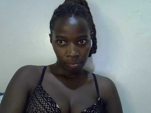 miss-vibes live cam on BongaCams