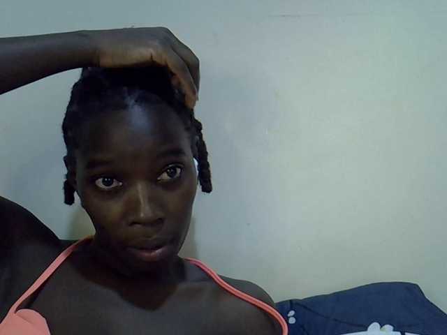 miss-vibes live cam on BongaCams