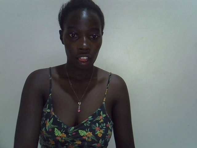 miss-vibes live cam on BongaCams