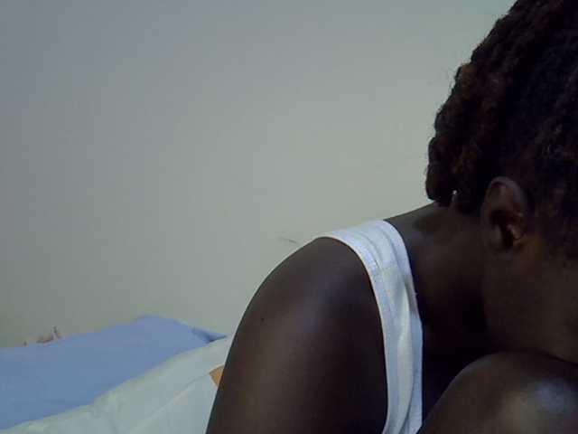 miss-vibes live cam on BongaCams