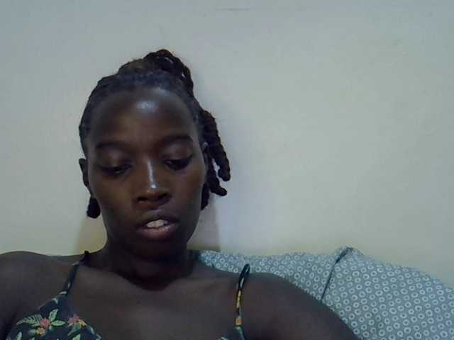 miss-vibes live cam on BongaCams