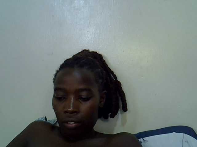 miss-vibes live cam on BongaCams