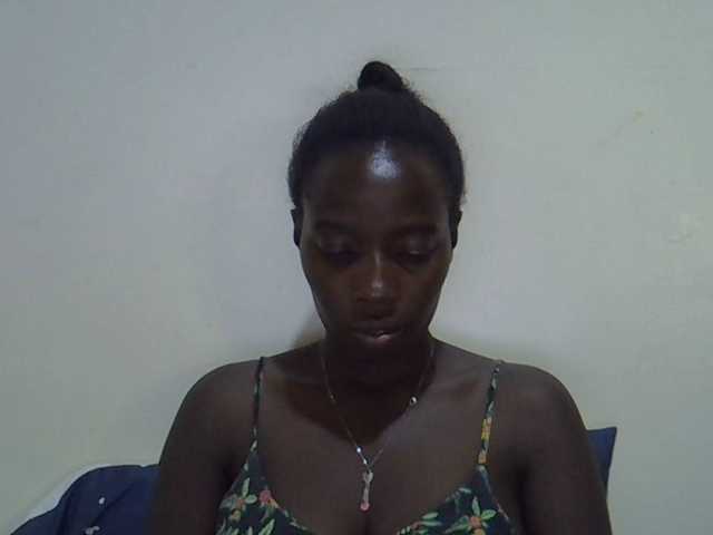 miss-vibes live cam on BongaCams