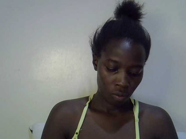 miss-vibes live cam on BongaCams