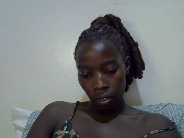 miss-vibes live cam on BongaCams