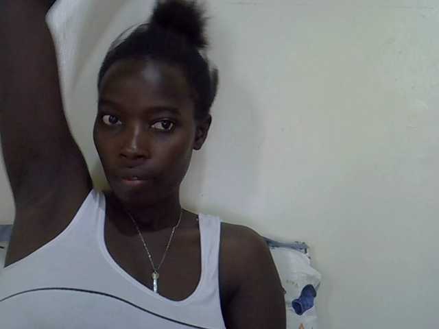 miss-vibes live cam on BongaCams