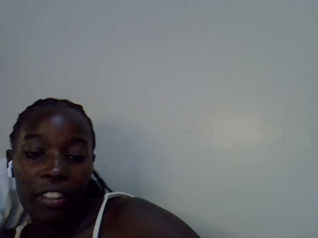 miss-vibes live cam on BongaCams