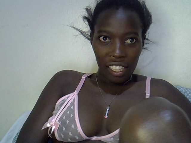 miss-vibes live cam on BongaCams