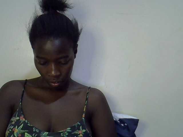 miss-vibes live cam on BongaCams