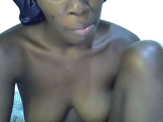 miss-vibes live cam on BongaCams