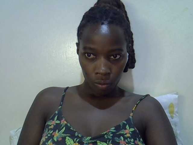 miss-vibes, live now on BongaCams