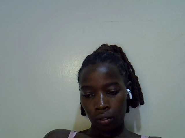 miss-vibes live cam on BongaCams