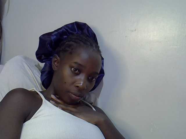 miss-vibes live cam on BongaCams