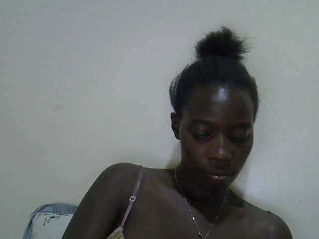 miss-vibes live cam on BongaCams