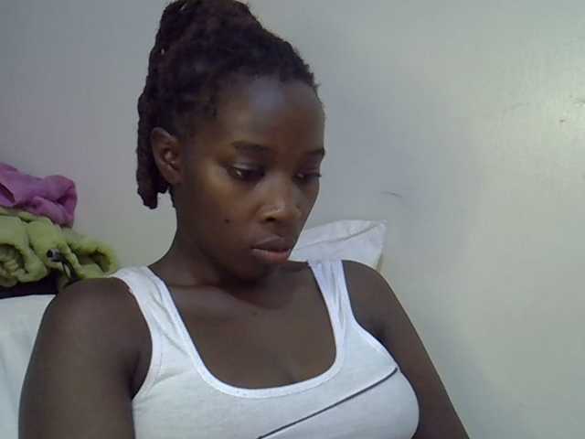 miss-vibes live cam on BongaCams