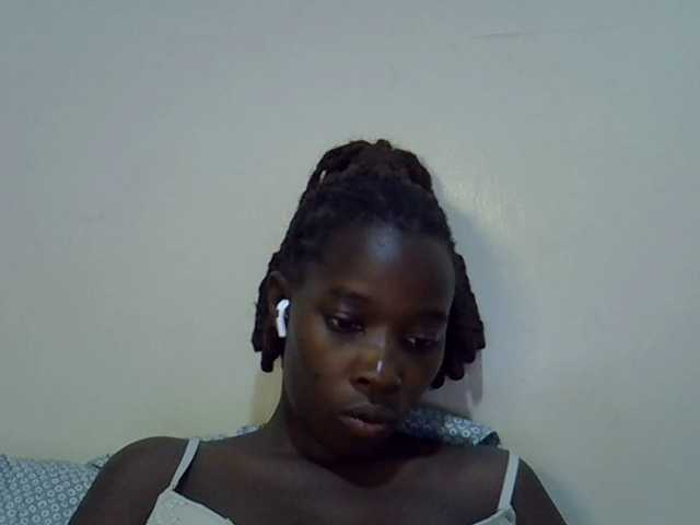 miss-vibes live cam on BongaCams