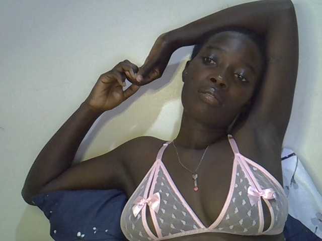 miss-vibes live cam on BongaCams