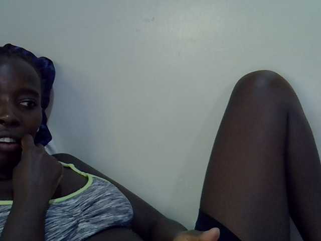 miss-vibes live cam on BongaCams