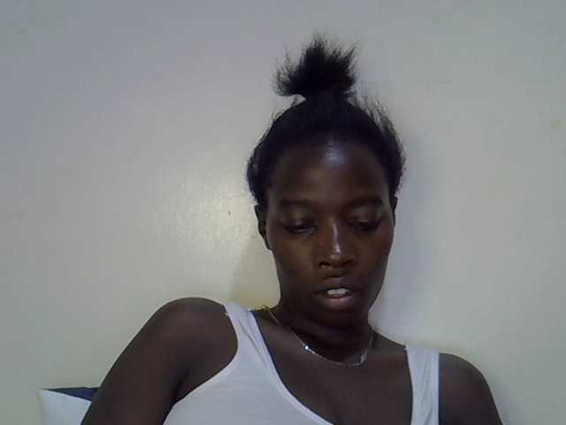 miss-vibes live cam on BongaCams