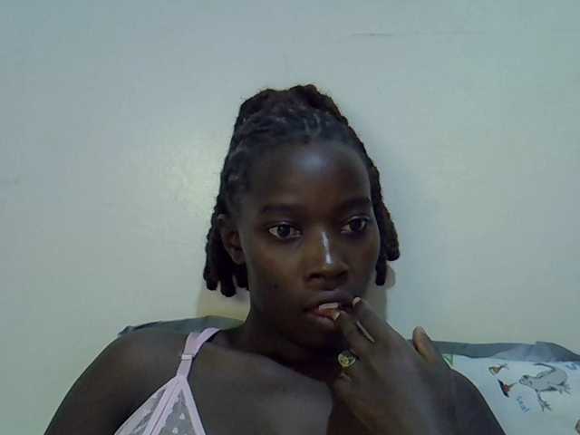 miss-vibes live cam on BongaCams