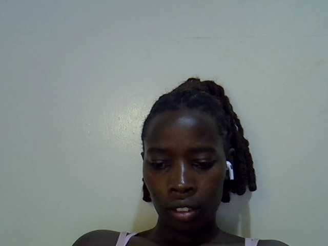 miss-vibes live cam on BongaCams