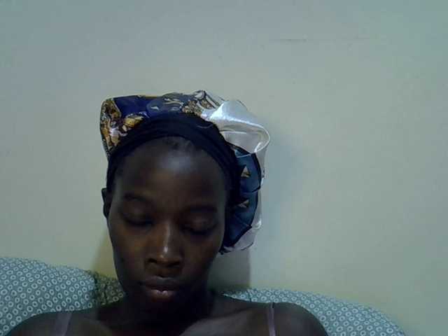 miss-vibes live cam on BongaCams