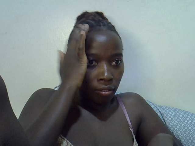miss-vibes live cam on BongaCams