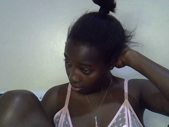 miss-vibes live cam on BongaCams