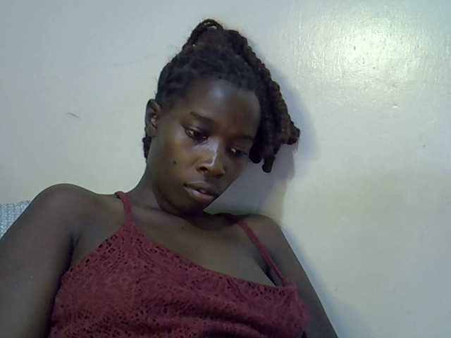 miss-vibes live cam on BongaCams