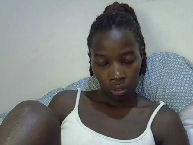 miss-vibes live cam on BongaCams